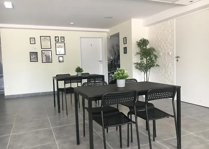 Hostel Opolska 11-19